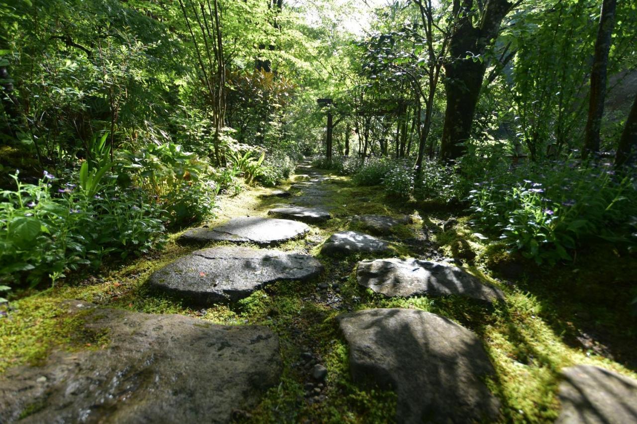 Hotel Kurokawa Onsen Oku No Yu Minamioguni Zewnętrze zdjęcie